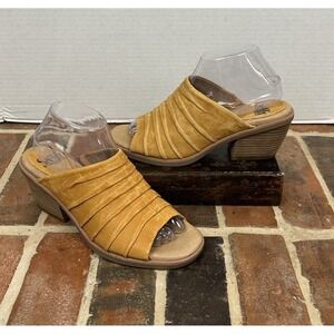 Sofft Pienza Yellow Gold Leather Sandals Pleated Mule Sandals Women's 8.5 Heels